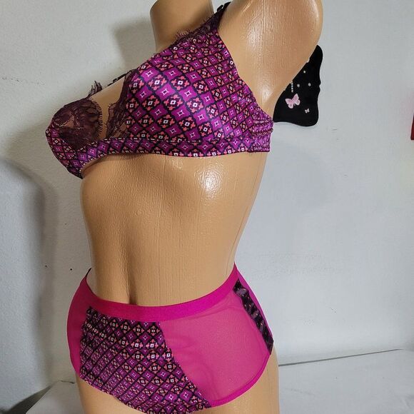 1479 VICTORIA'S SECRET Very Sexy Bralette Set Size Small NWT - Picture 2 of 6